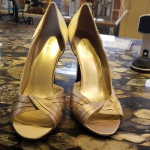 Discounted Gold satin high heel shoes
